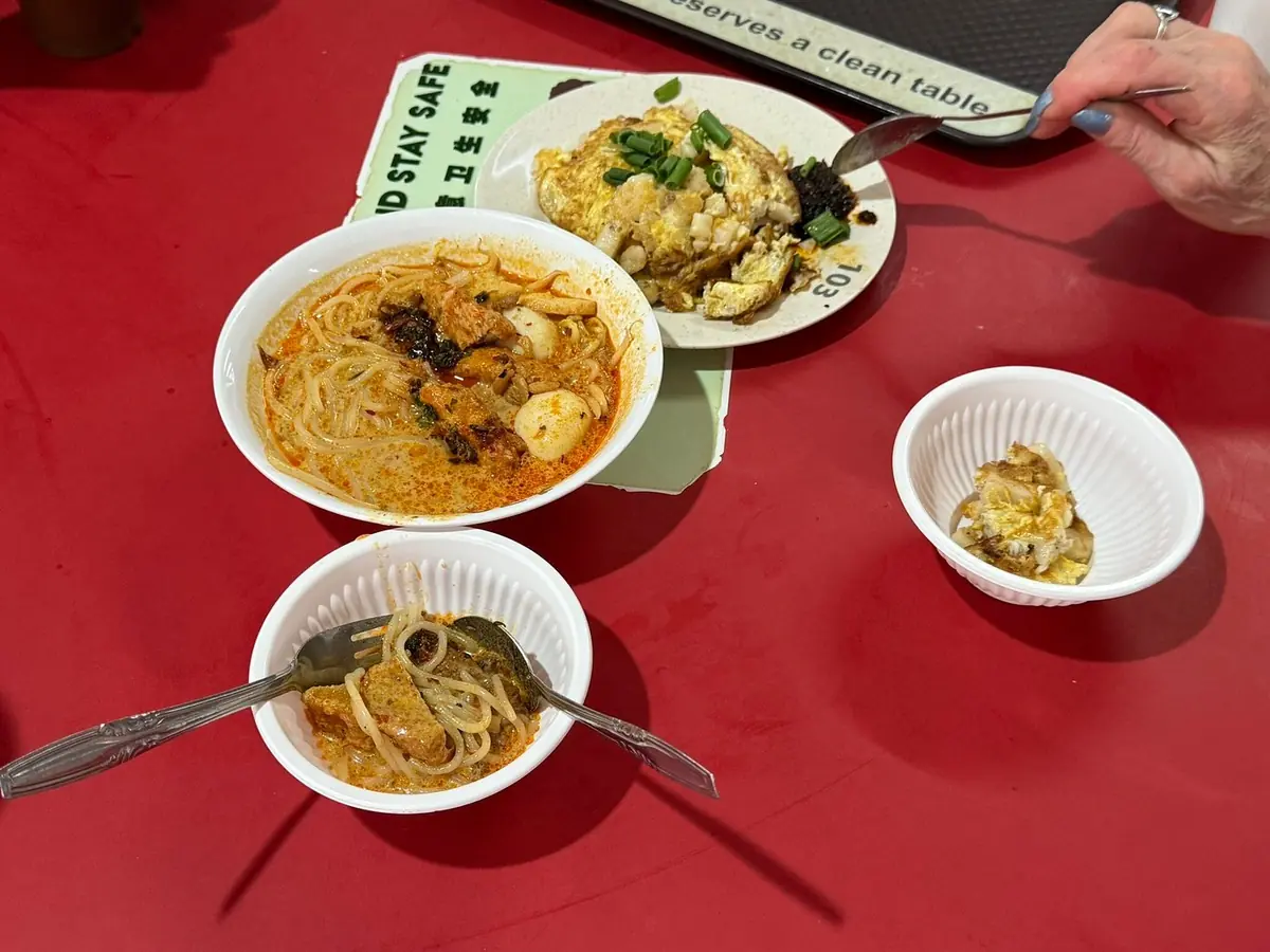 Laksa and accompanying Singapore food tastings